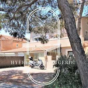  Appartement Hyères-plage-t2 Neuf 1 Er-clim- La Capte Vue Route Et Marais